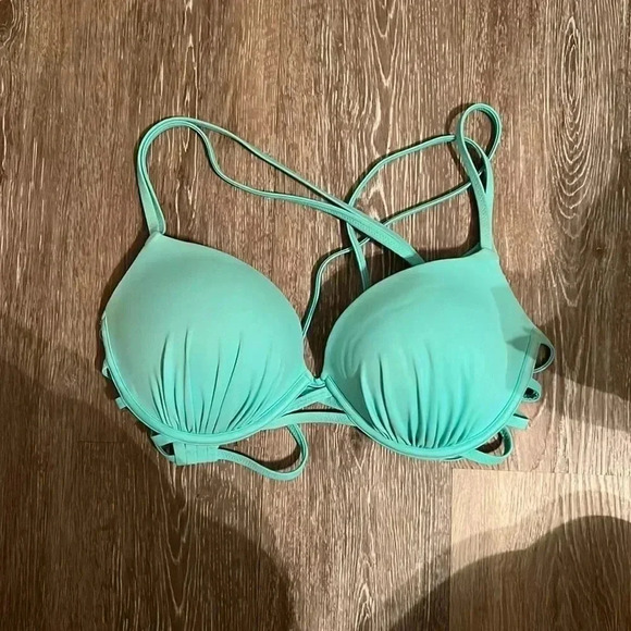 Shade & Shore Bikini Top - Picture 1 of 5